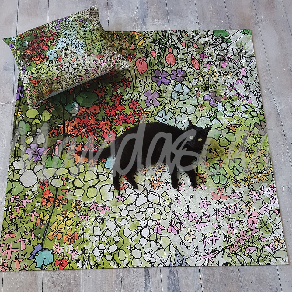 Hanging Basket Rug and Cushion #forsale